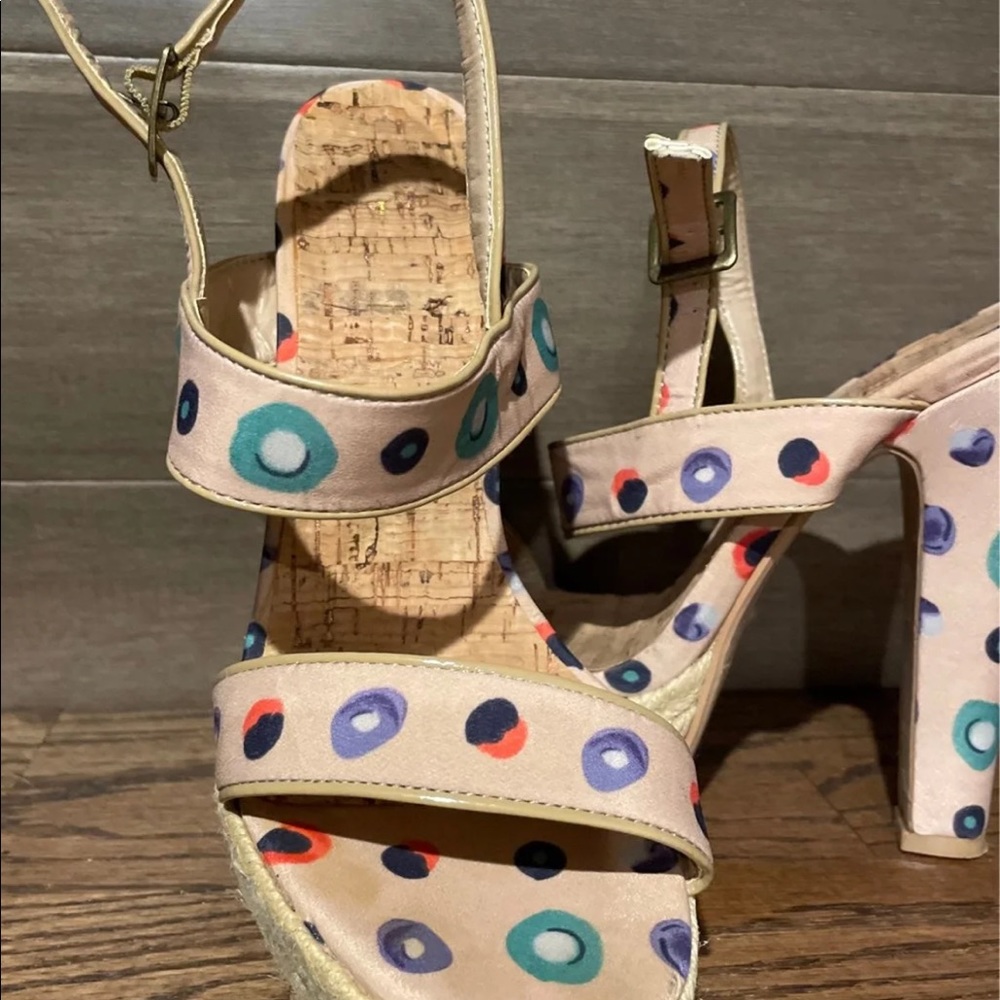 Heels - Picture 3 of 4